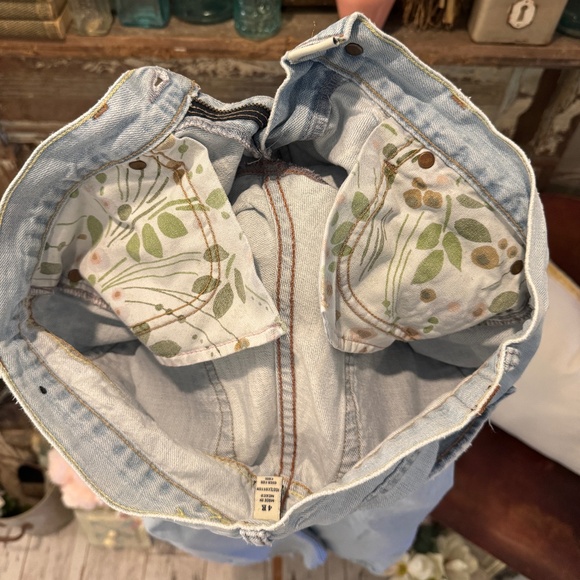 Vintage MADISON Abercrombie and Fitch DISTRESSED FLARE Jeans | 90's | 4R - Picture 5 of 14